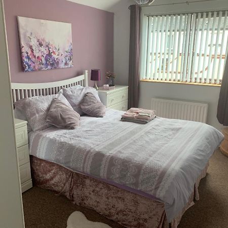 Minimum Stay Two Nights Larne Buitenkant foto