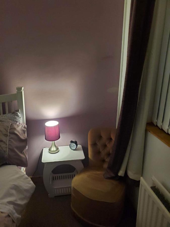 Minimum Stay Two Nights Larne Buitenkant foto