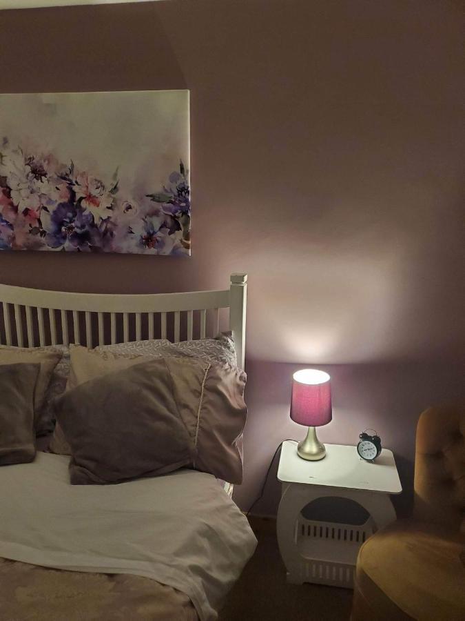 Minimum Stay Two Nights Larne Buitenkant foto