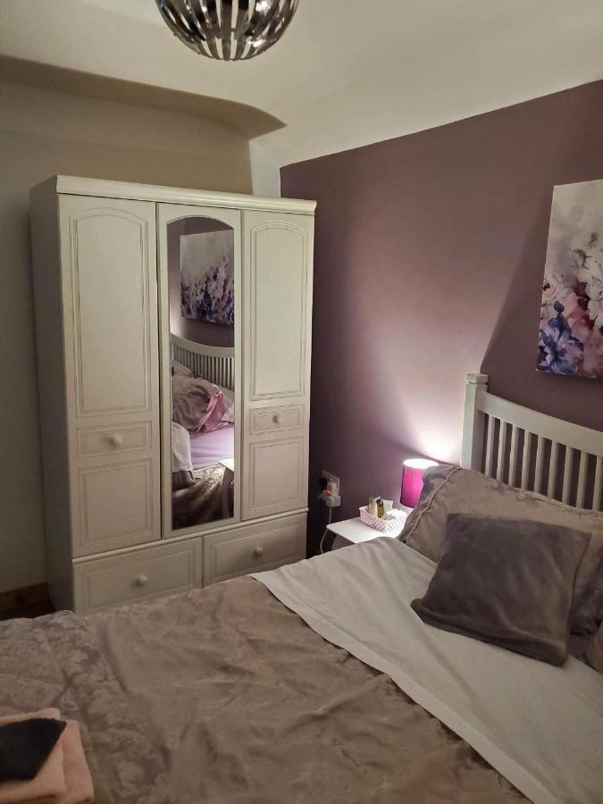 Minimum Stay Two Nights Larne Buitenkant foto