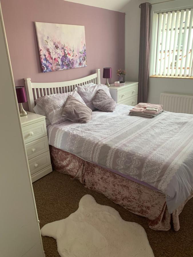 Minimum Stay Two Nights Larne Buitenkant foto
